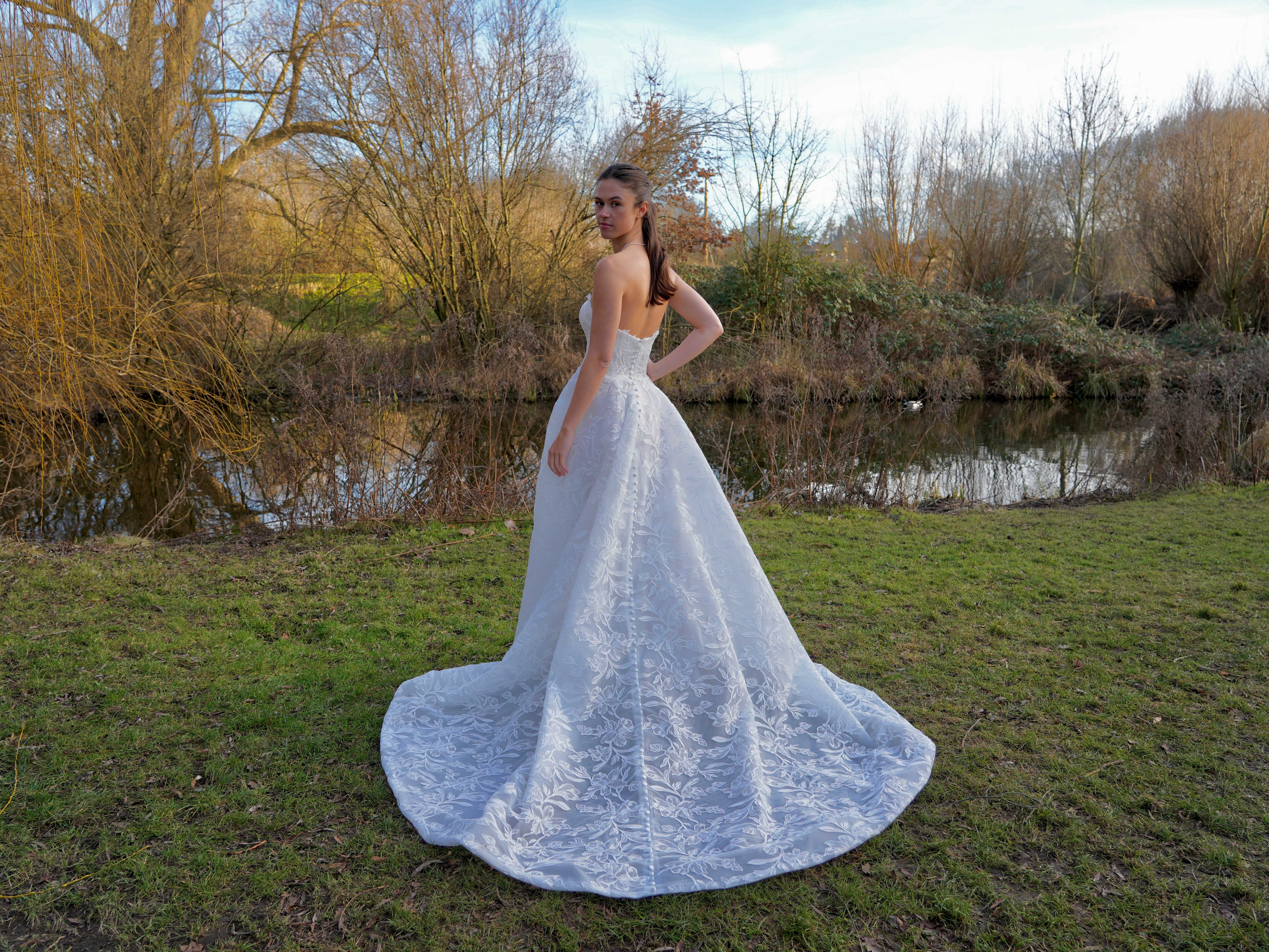 Sacha - Lace gown with open back